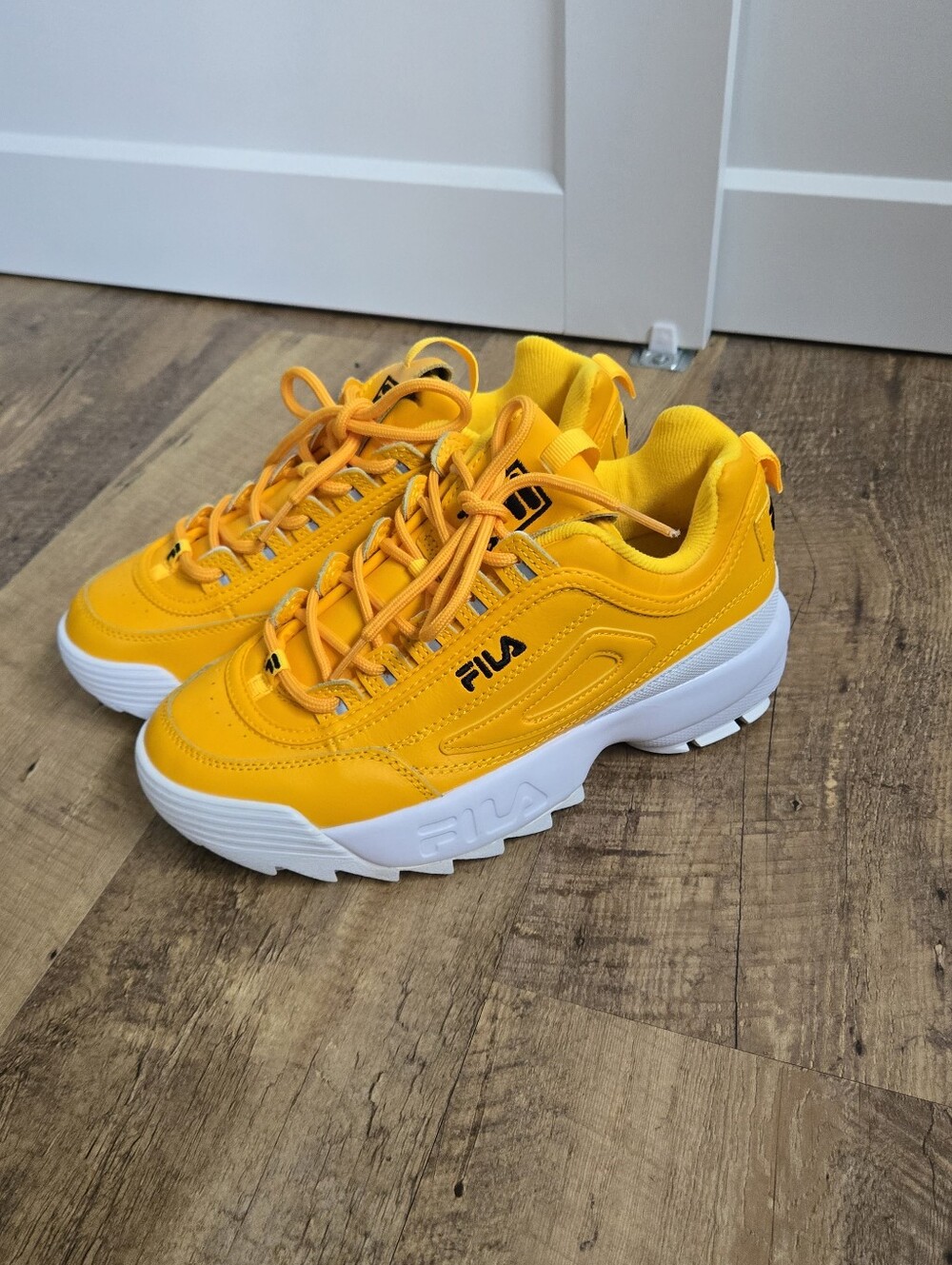 Fila Disruptor II Premium Vibrant Spectra Yellow Size 8 Womens Sneakers